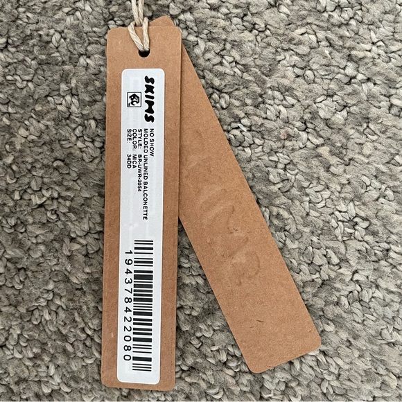 NWT SKIMS Unlined Balconette Bra - Picture 4 of 4